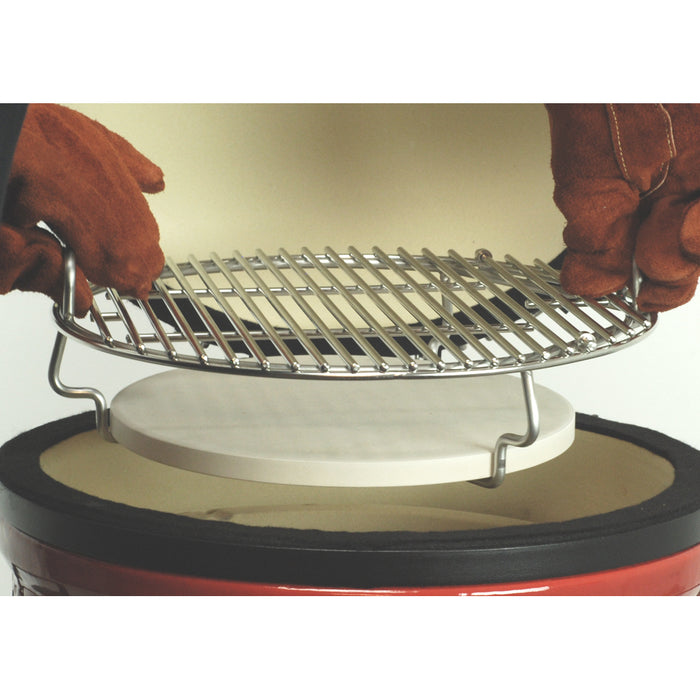 The handles on the CGS Joe Junior Expander makes it easy to lift the Expander, grid and deflector in and out of the Kamado Joe Grill.